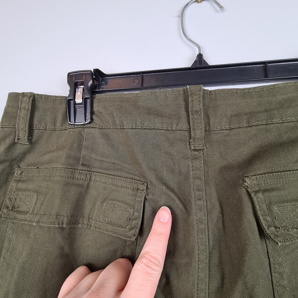 Architect Women's Army Green Wide Leg Cargo Pants Size 12P Petite Lightweight - Picture 6 of 10